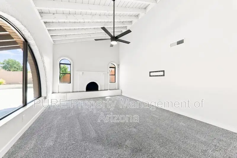 7218 E Harmont Dr photo 3