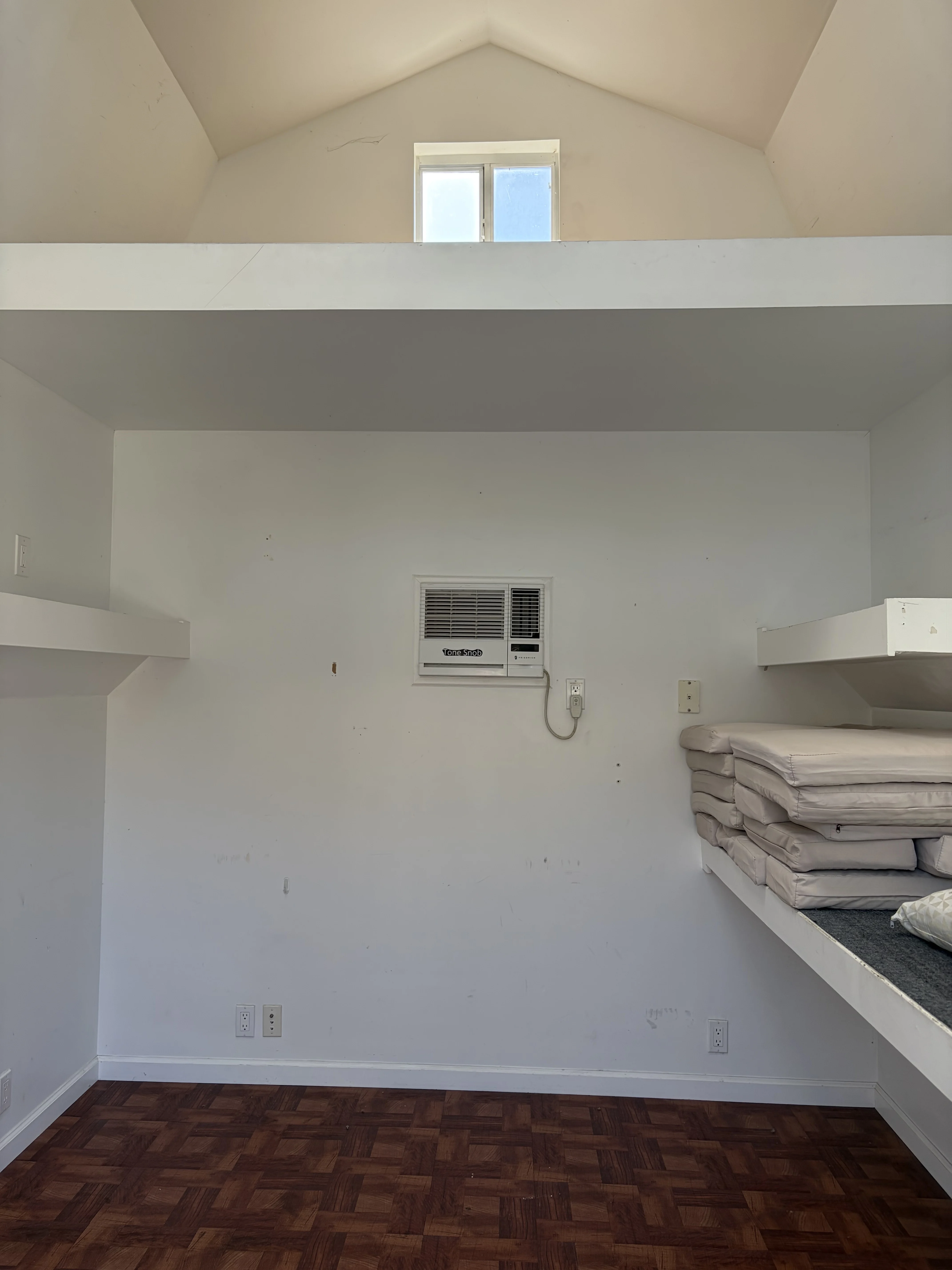 912 Chenault Way photo 4