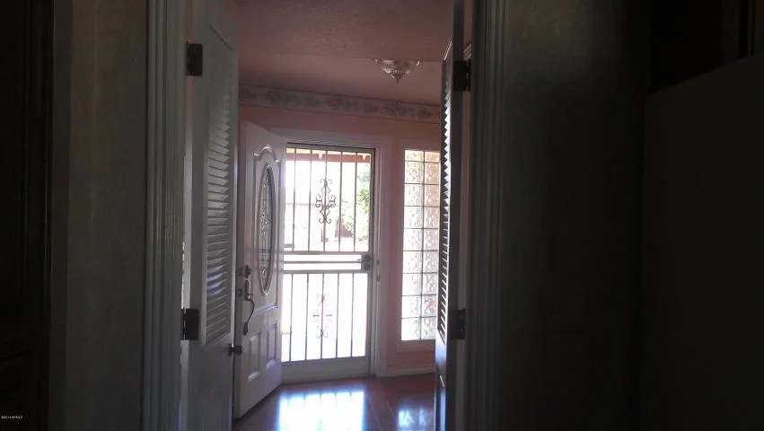 4737 W Laurie Ln photo 3