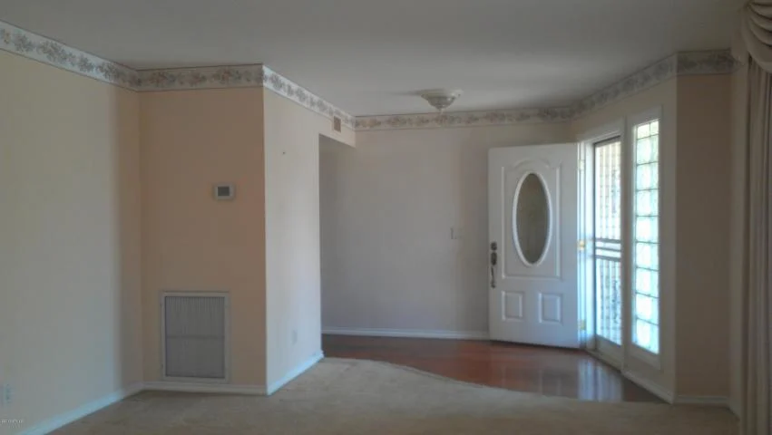 4737 W Laurie Ln photo 5
