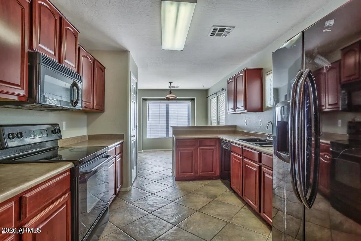 25244 W LA MONT Avenue photo 4