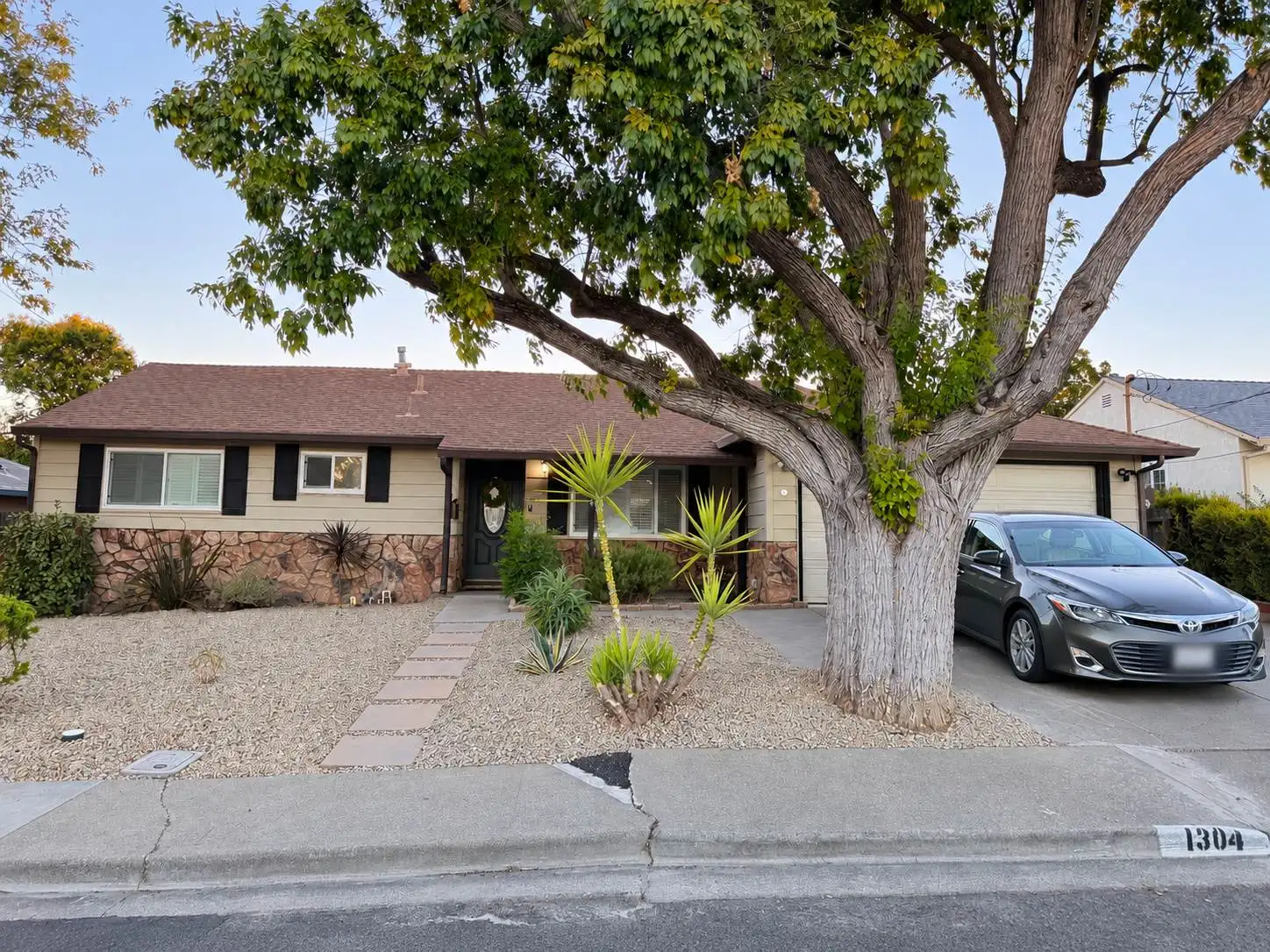 1304 Louis Drive photo 2