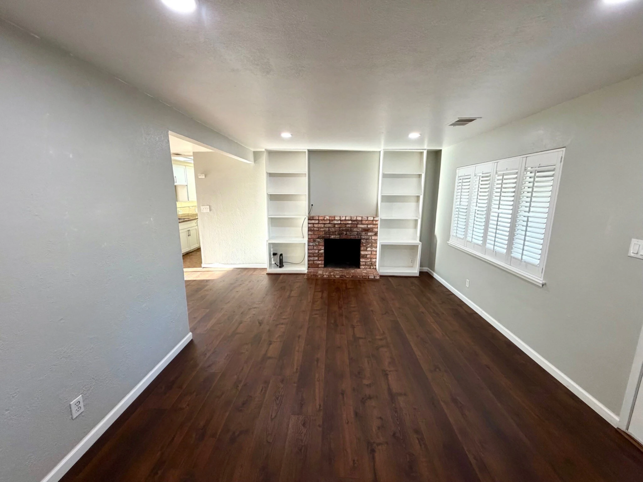 1304 Louis Drive photo 5