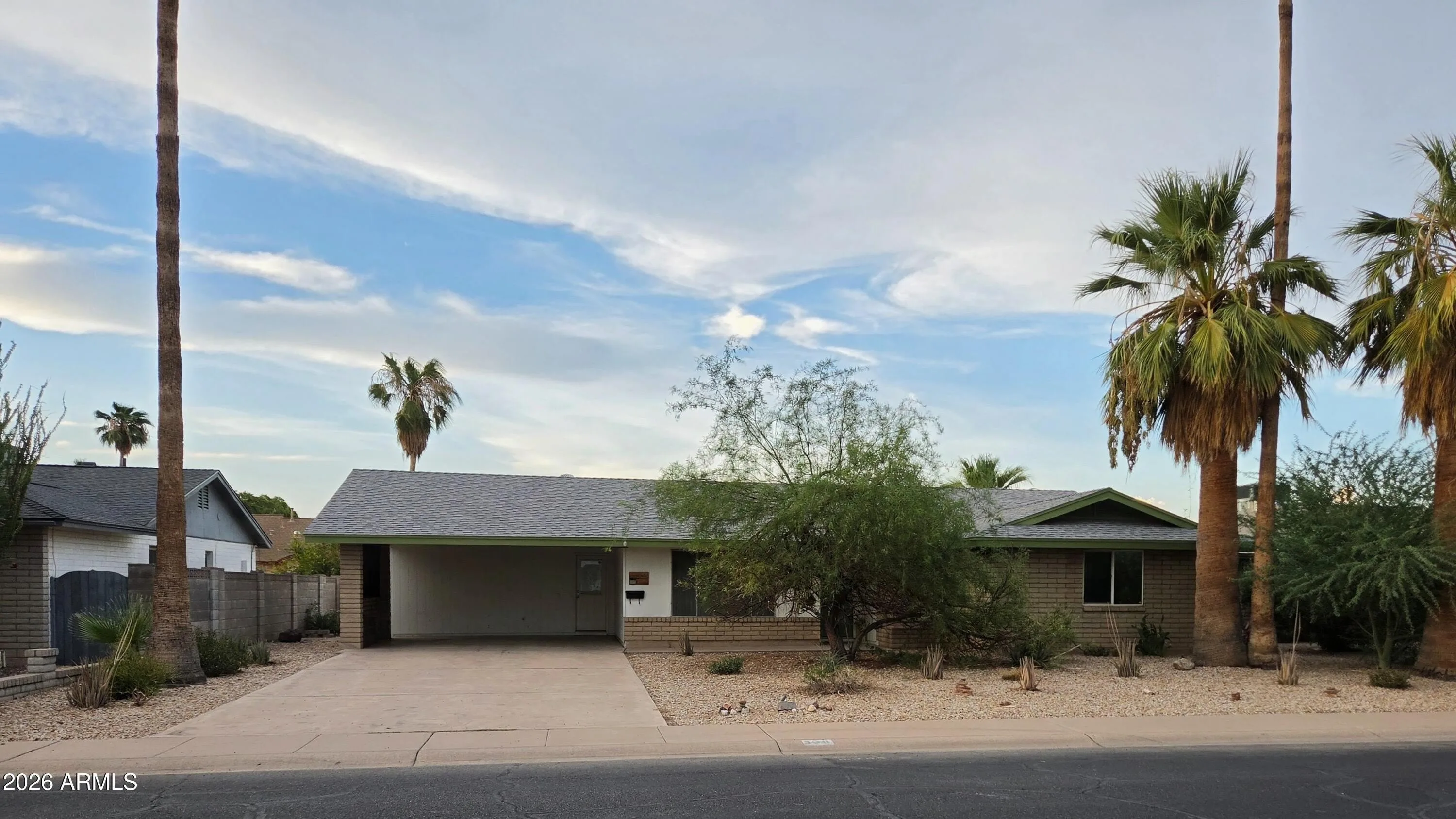 308 E Ellis Dr