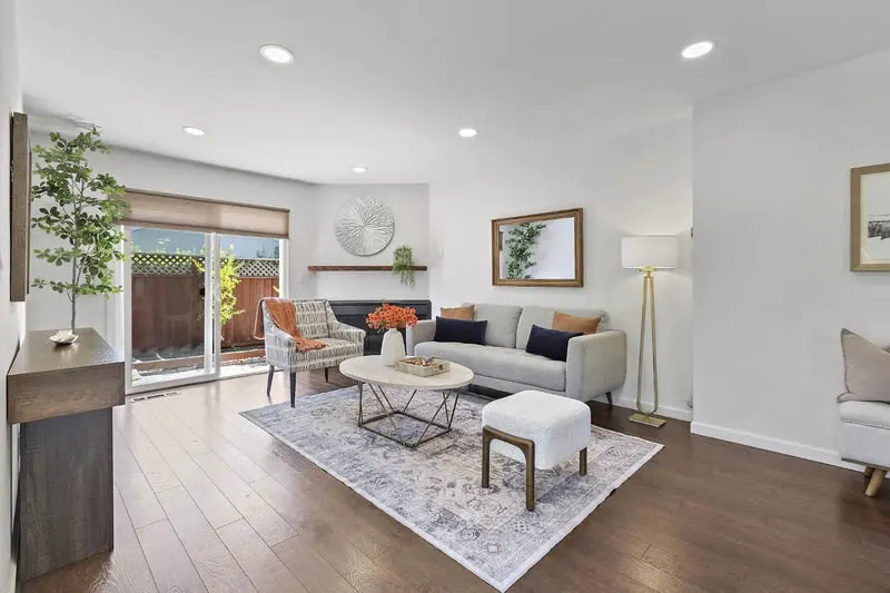 10063 Long Oak Ln photo 3