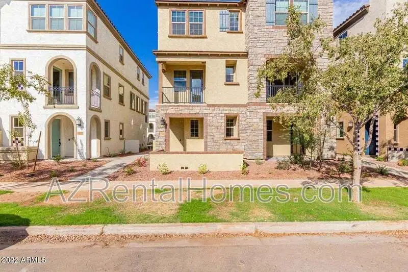 1683 E Dogwood Ln photo 5