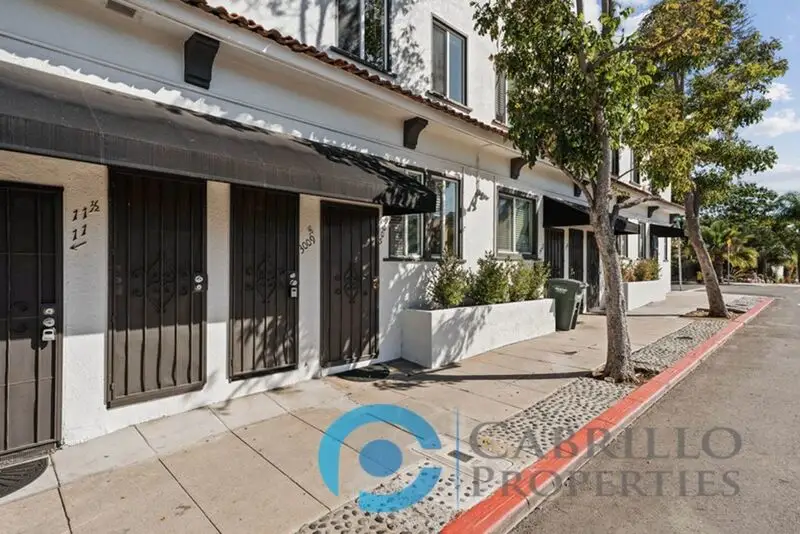 3009 1/2 30th St photo 2