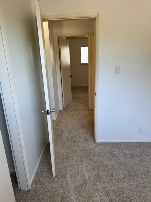 8043 Greenridge Dr Oakland, CA 94605 photo 5