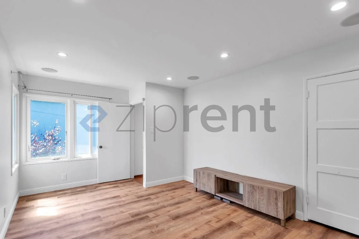 175 Westlawn Ave photo 5