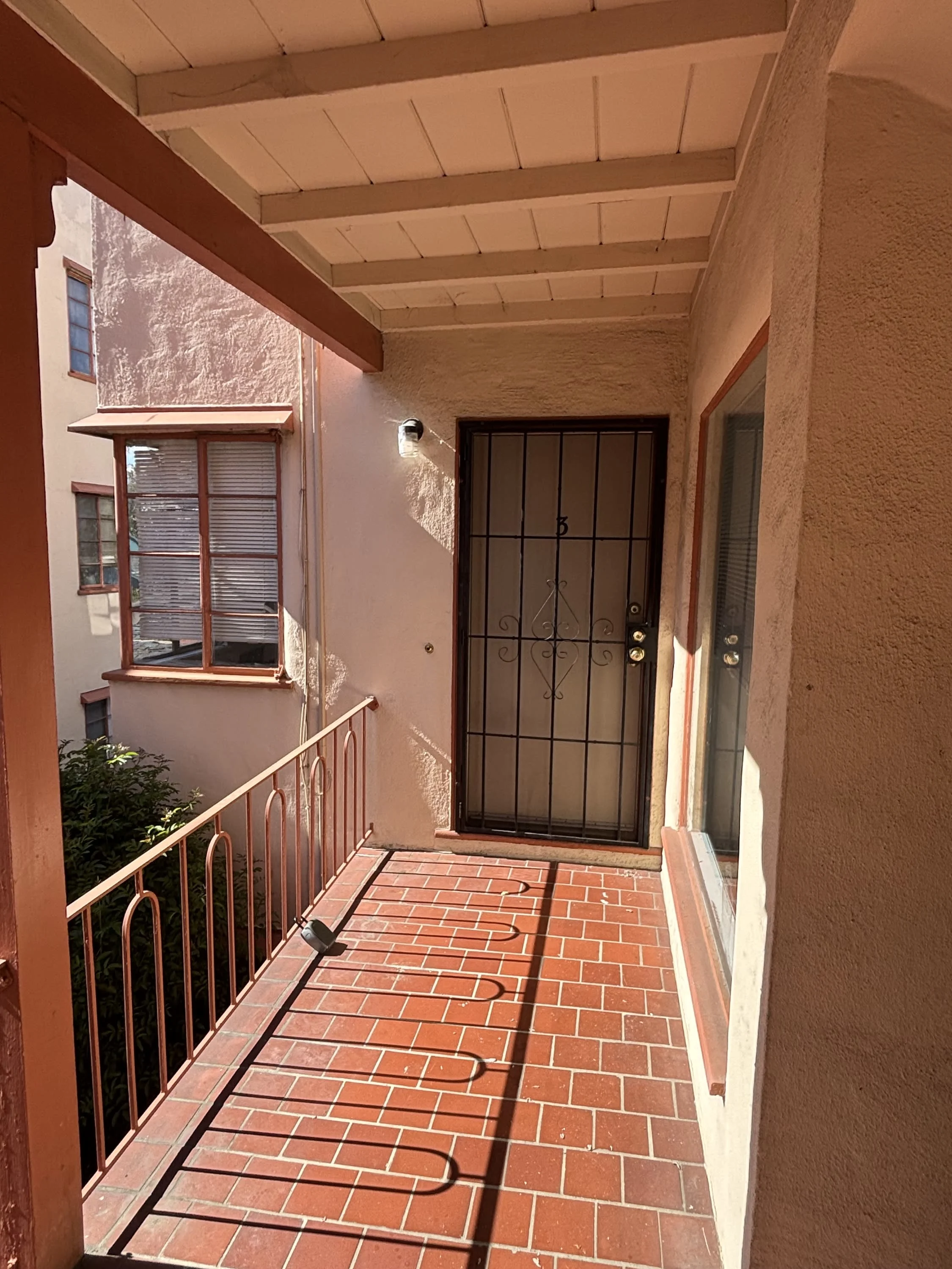 158 W Broadmoor Blvd photo 4