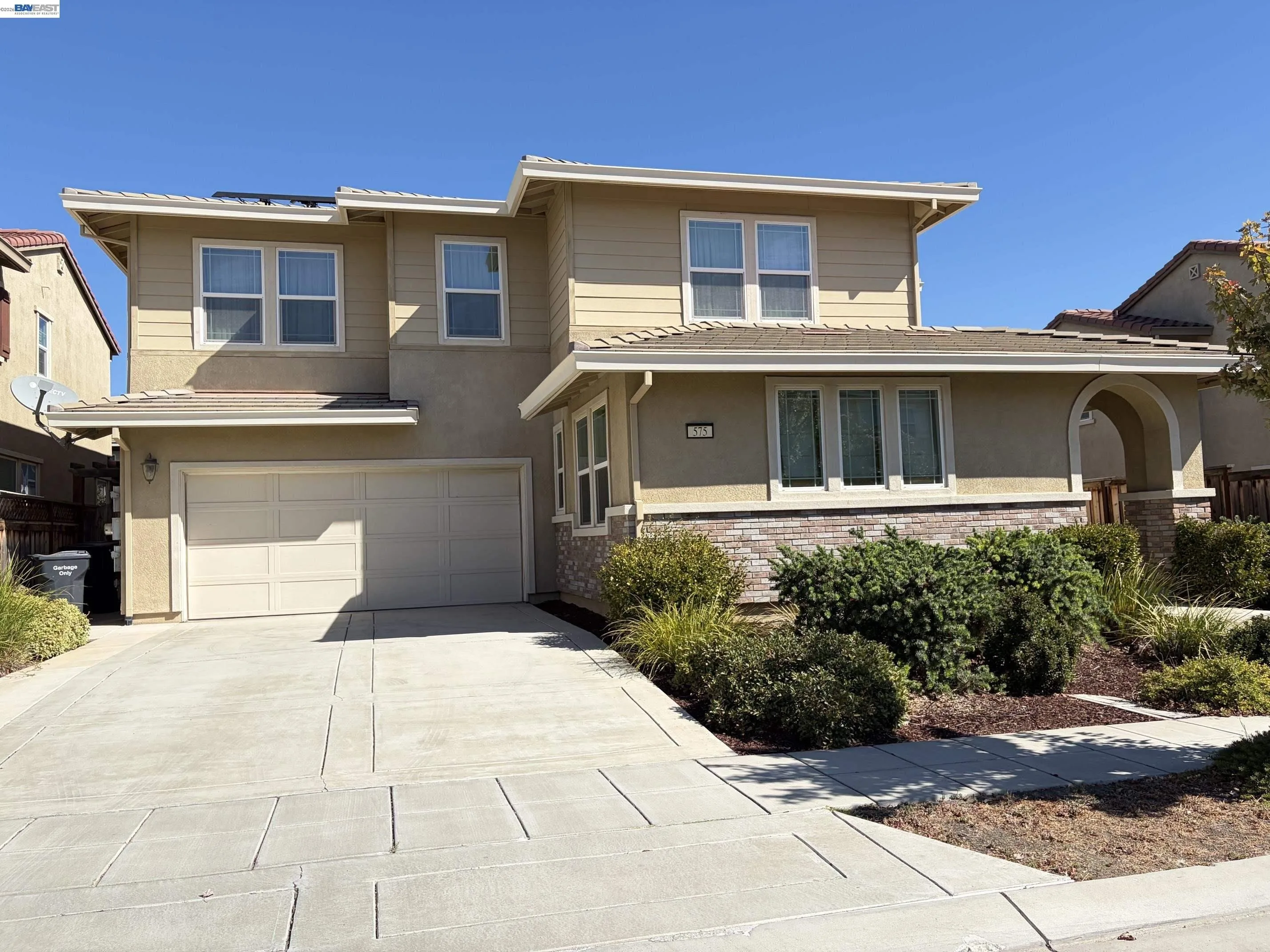 575 W Strauss Dr photo 3