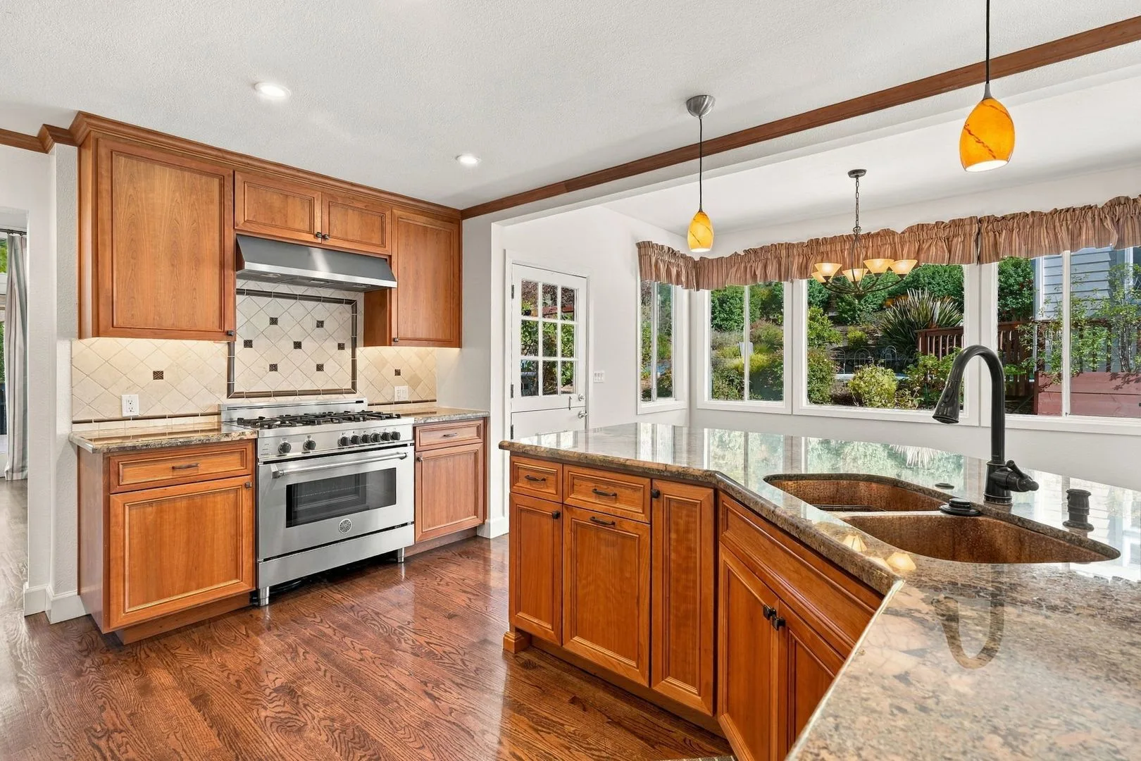 Redwood-shaded Retreat With Vaulted Ceilings And Space To Spare photo 2