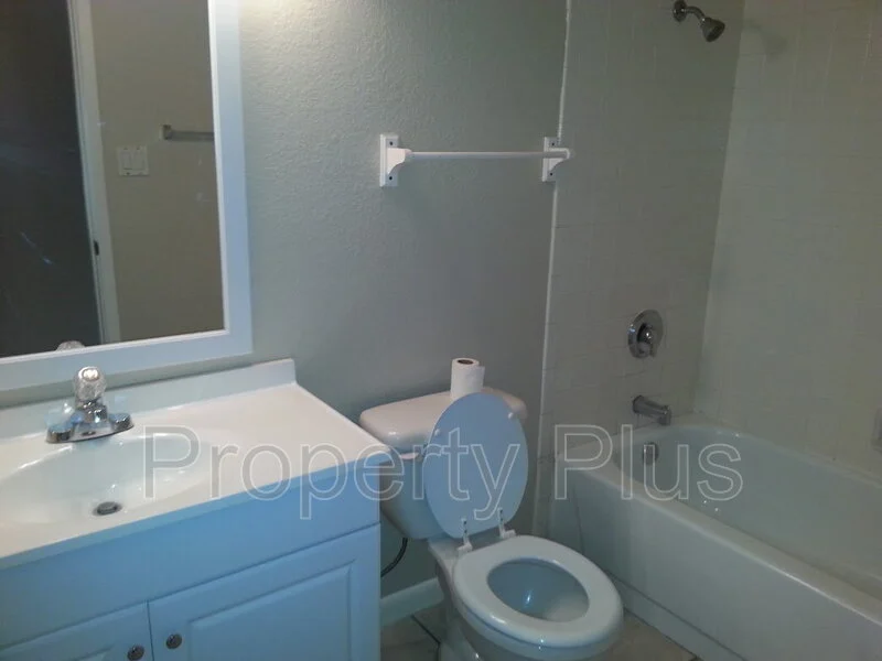 1411 W Chilton St photo 4