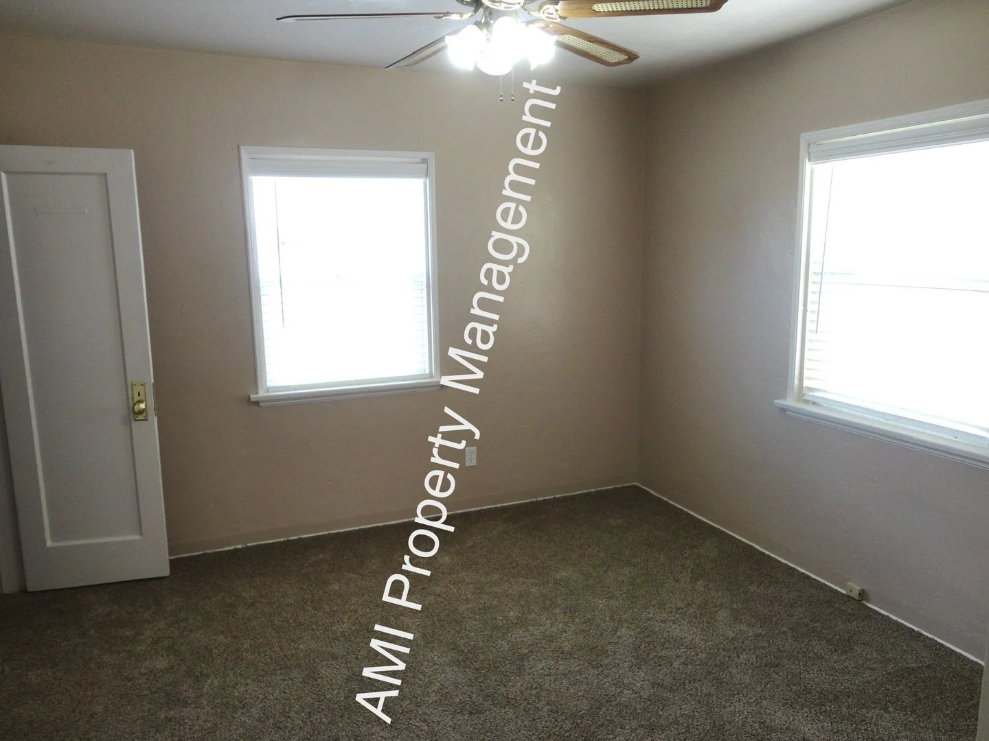 Updated One Bedroom Cottage!! photo 4