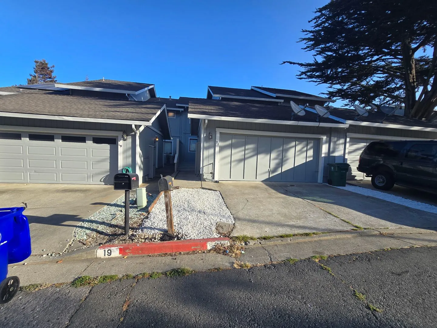 Beautifully Remodeled 3-bedroom Townhouse With Panoramic Views &amp; 2-car Garage photo 4
