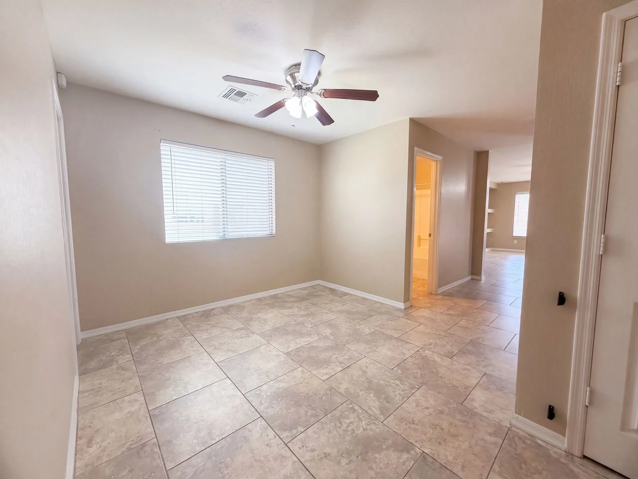 3202 W Santa Cruz Ave photo 4