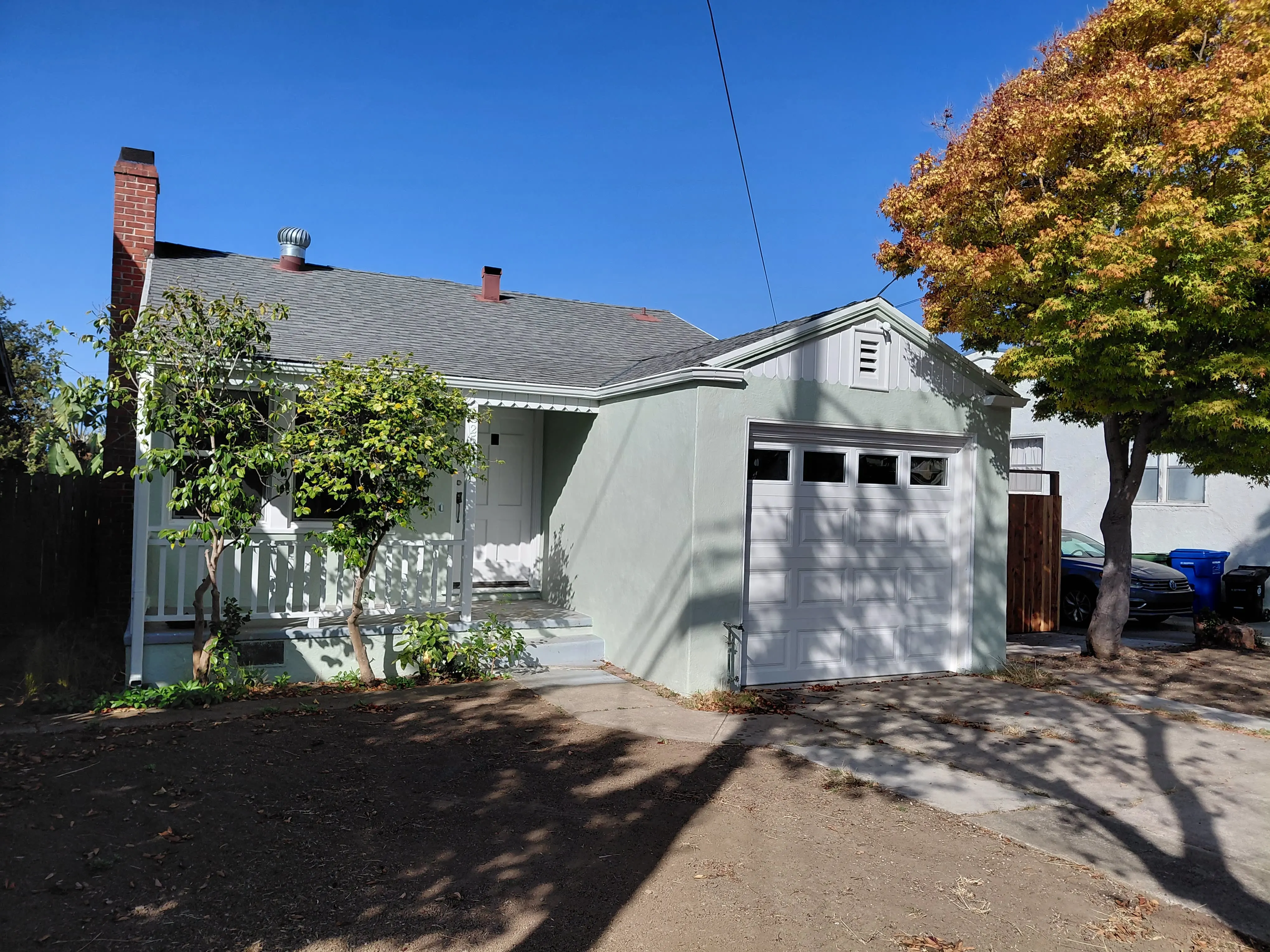 625 Richmond St photo 2