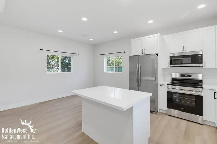 2612 Arnott St photo 4
