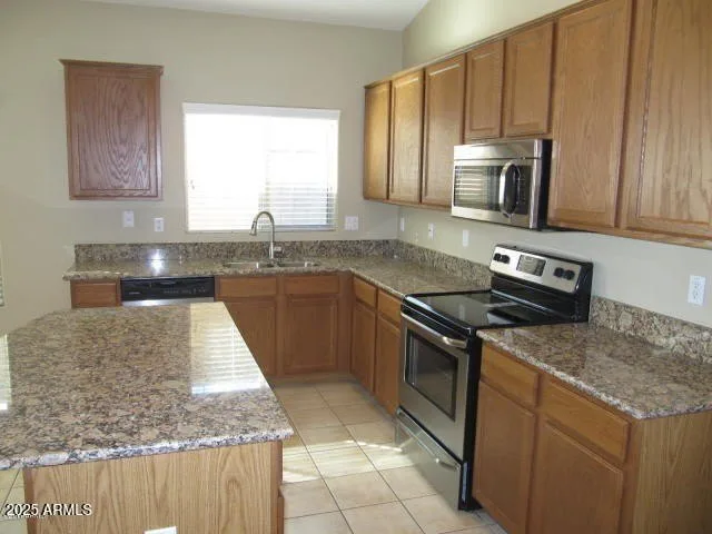 833 E Maddison Street photo 5