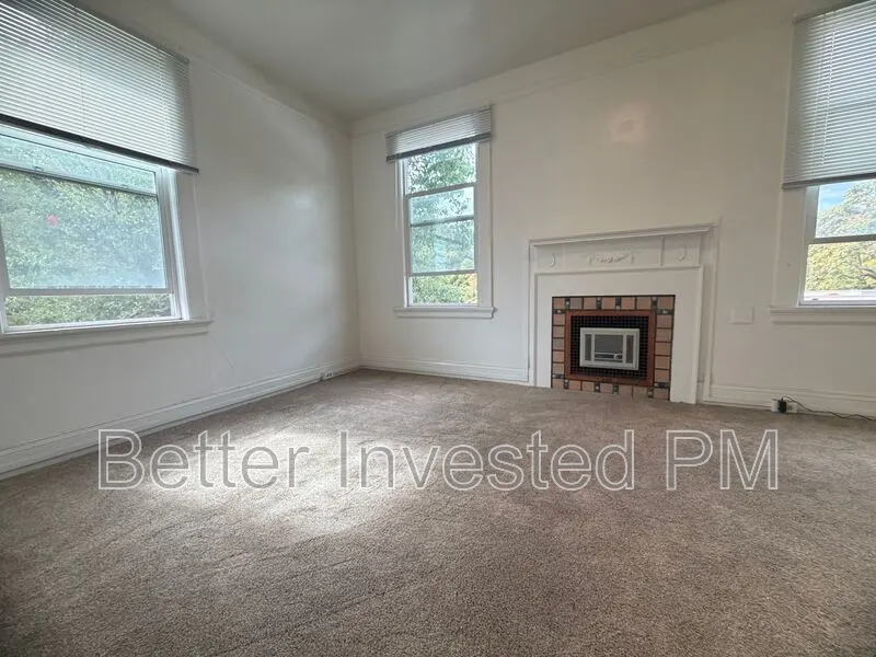 526 B St photo 3