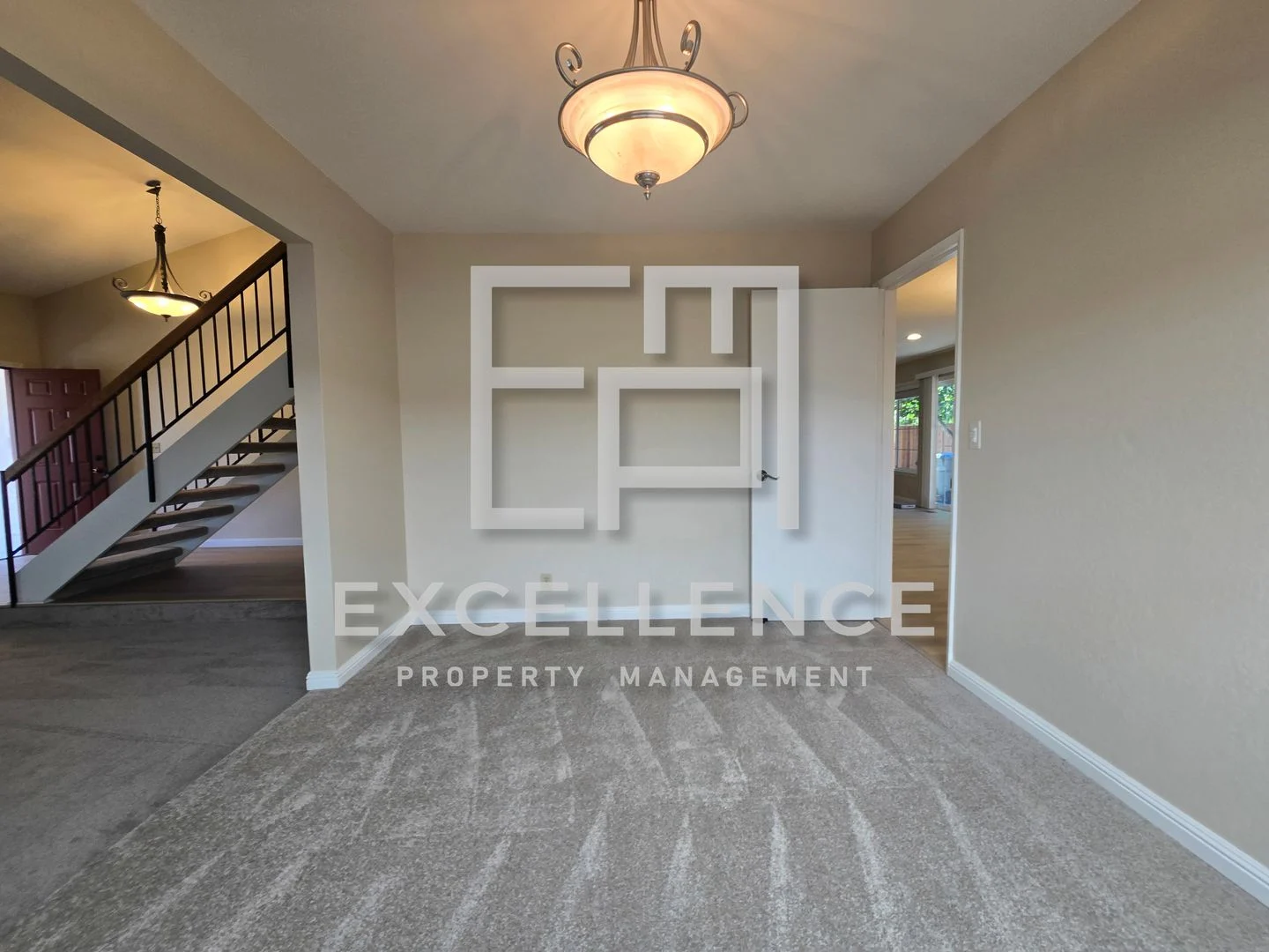 Newly Updated 5/3.5 House with 3 Car Garage, Full Bedroom and Bath Downstairs, Wet Bar, New Floors and More! photo 5