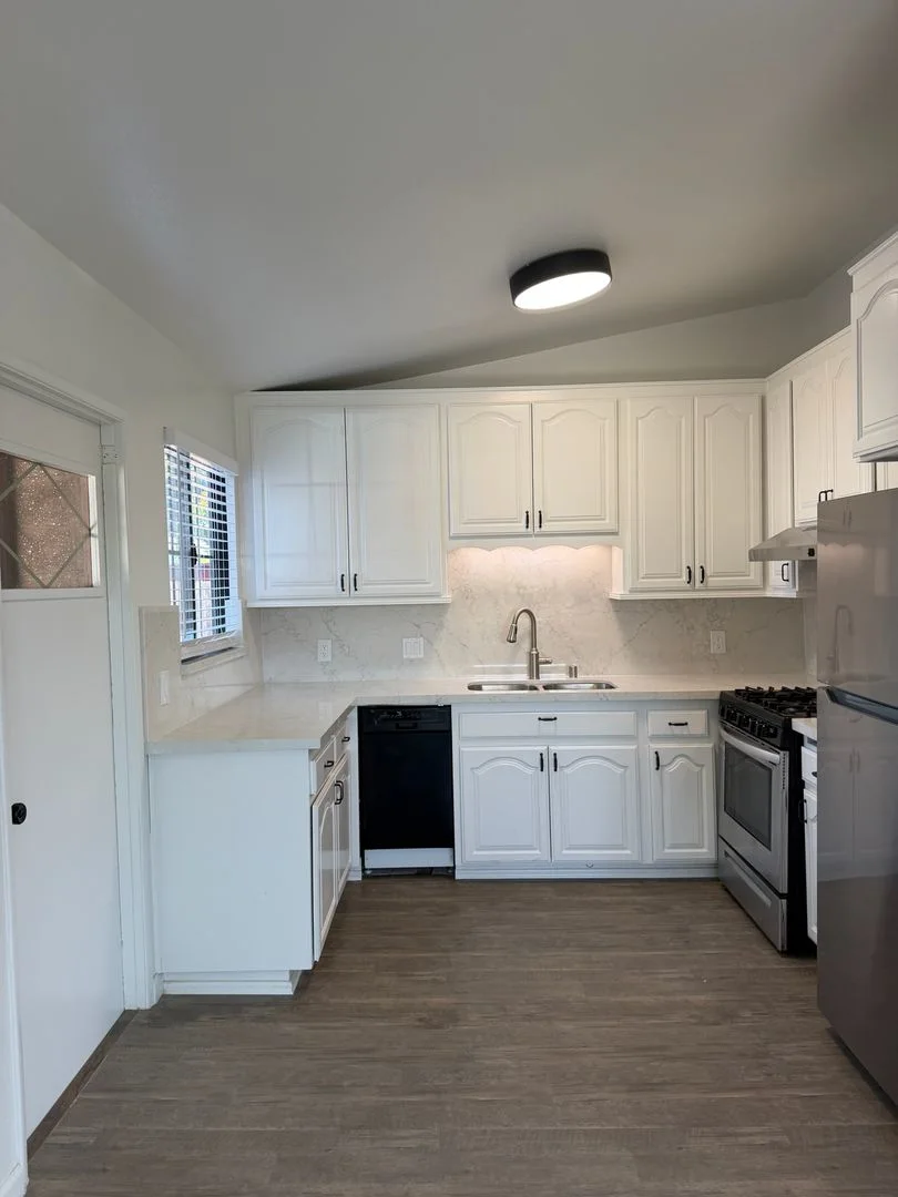 2124 Hemlock Ave photo 4