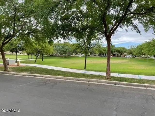1371 S Chaparral Blvd Gilbert, AZ 85296 photo 4