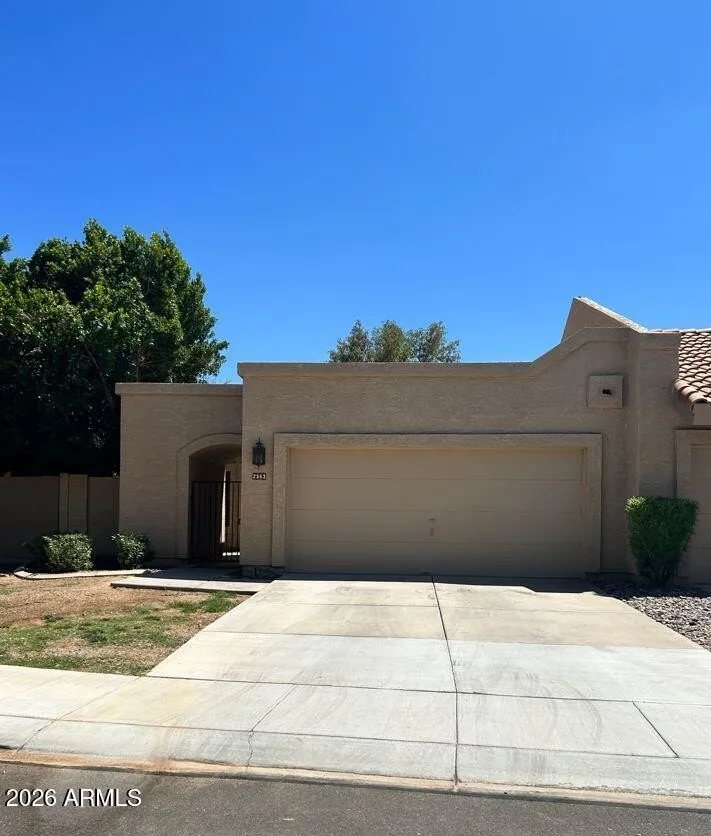 2363 West Comstock Drive, Chandler, AZ 85224 photo 3