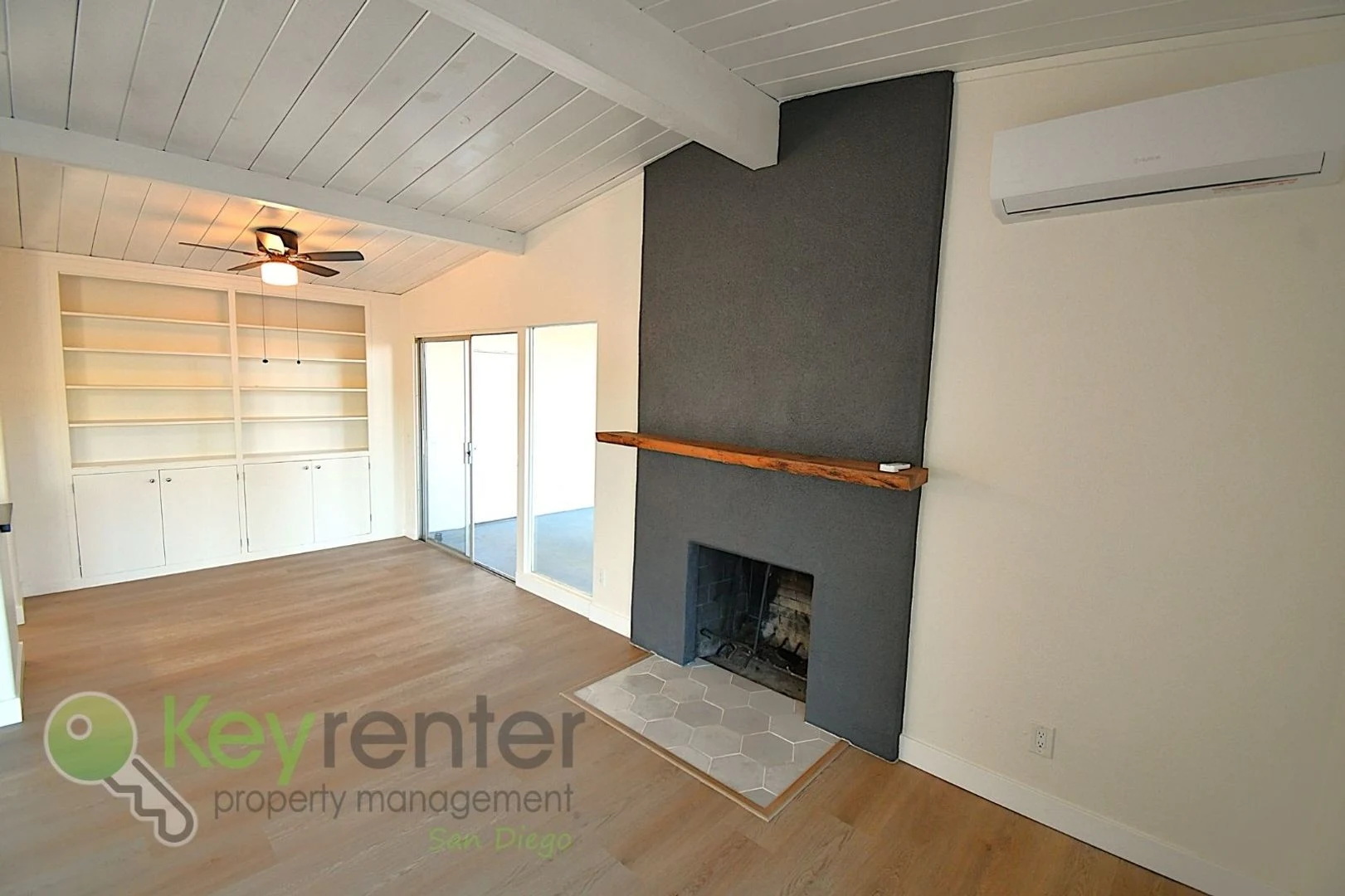 211 Civic Center Dr photo 3