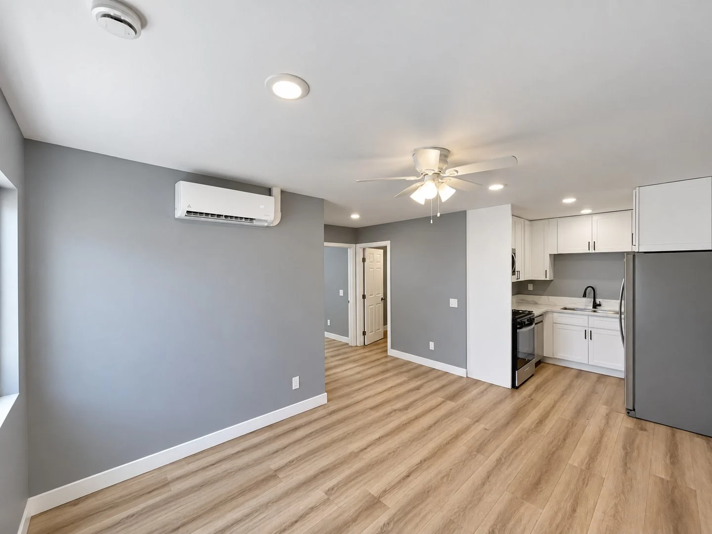 3815 Newton Ave photo 2