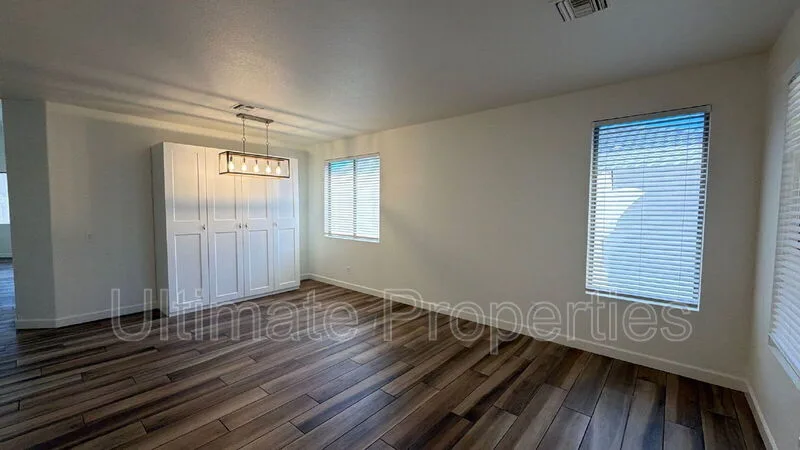 9223 W Salter Dr photo 4