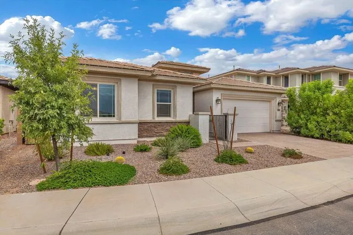 10818 East Tesla Avenue photo 4