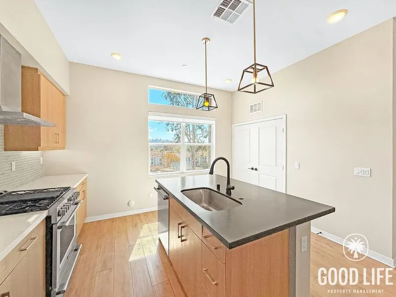 10432 Harlow Cir photo 4