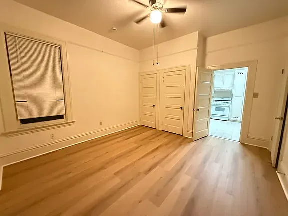 1174 Park Ave photo 3