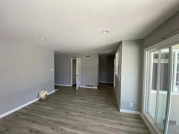 679 Santa Paula Ave photo 4