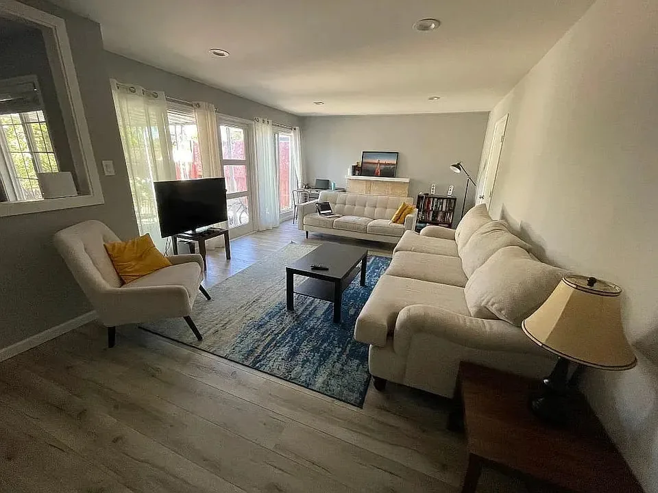 679 Santa Paula Ave photo 2