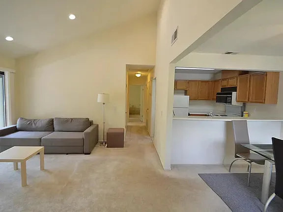 212 Compton Cir Apt D photo 3