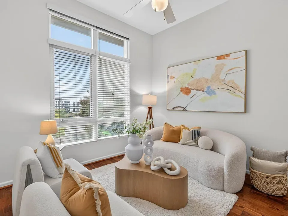 1102 S Main St Apt 402
