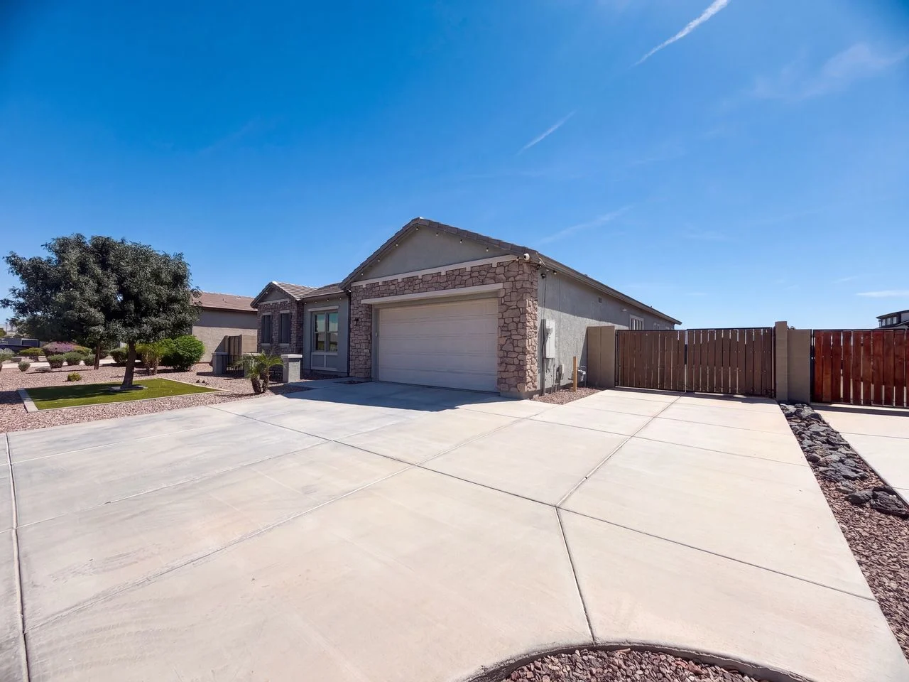 2924 E Inca Ln photo 2
