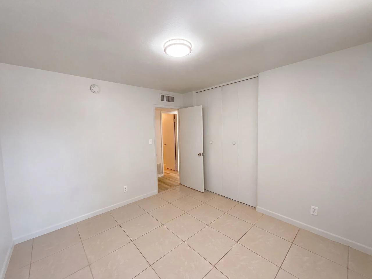 3545 W Sierra Vista Dr photo 5
