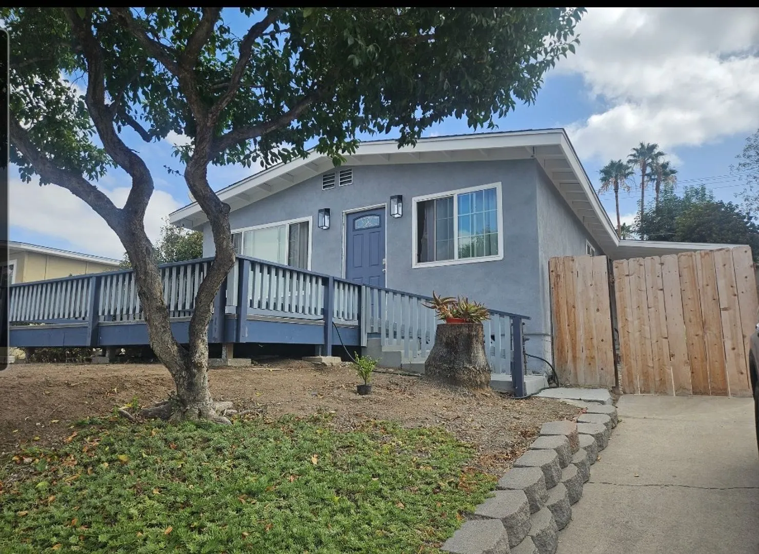 851 Concepcion Ave