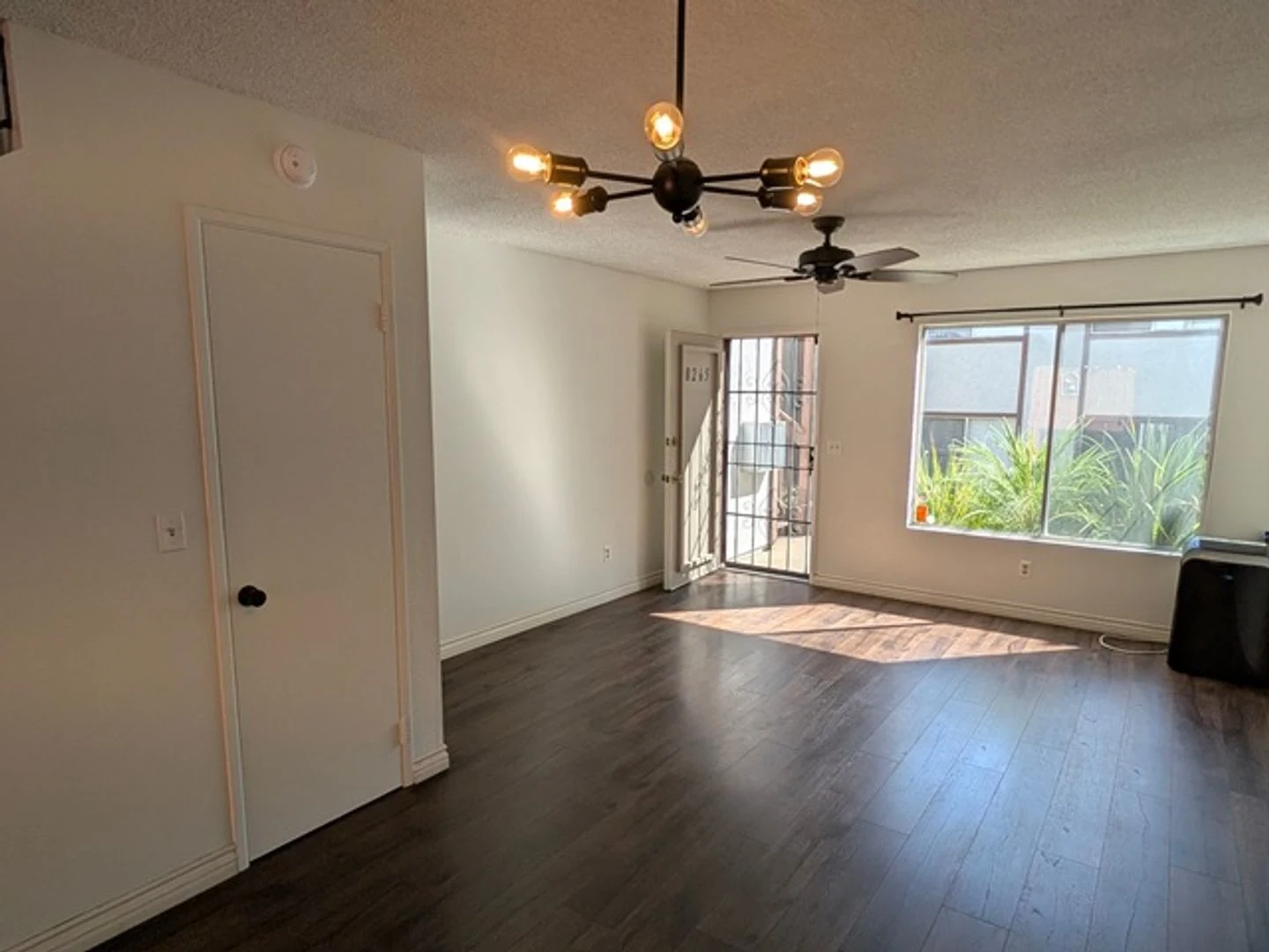 Cozy and Bright 2-Story Condo in the Heart of San Carlos photo 2