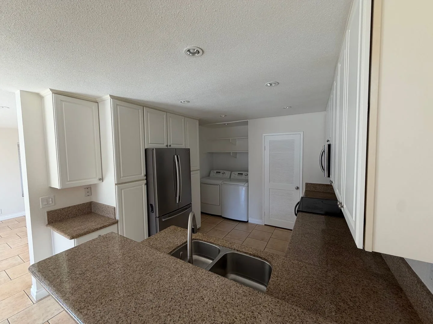 Spacious 3 Bedroom with Large Outdoor Space!
