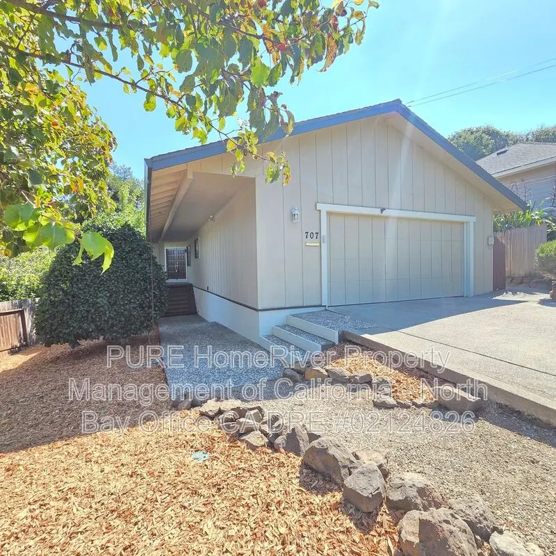 707 Bassett St photo 2