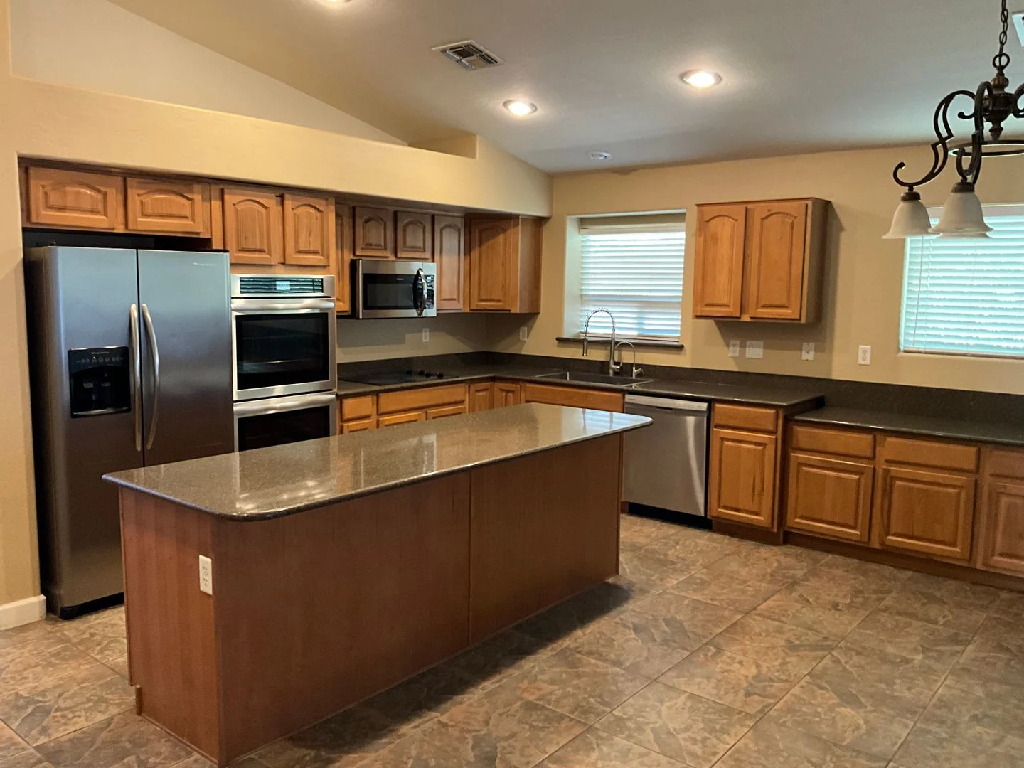 Great single level home with pool in golf course community photo 4
