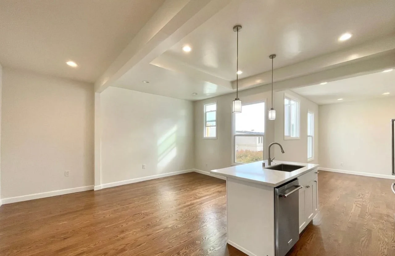 3827 Divisadero St Apt FL301 photo 2