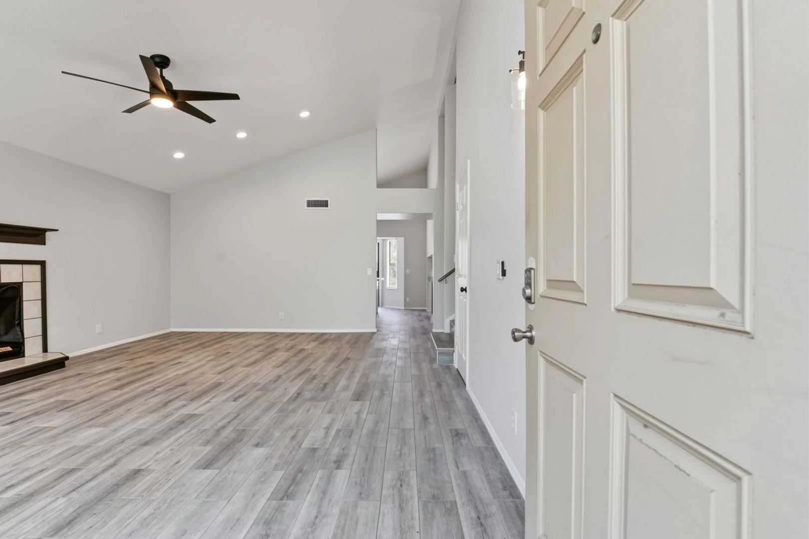 Spacious 4-befroom 2-bathroom Home In Gilbert, Az! photo 3