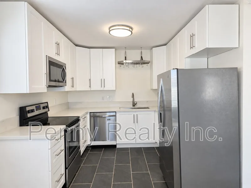 2861 Polk Ave photo 3