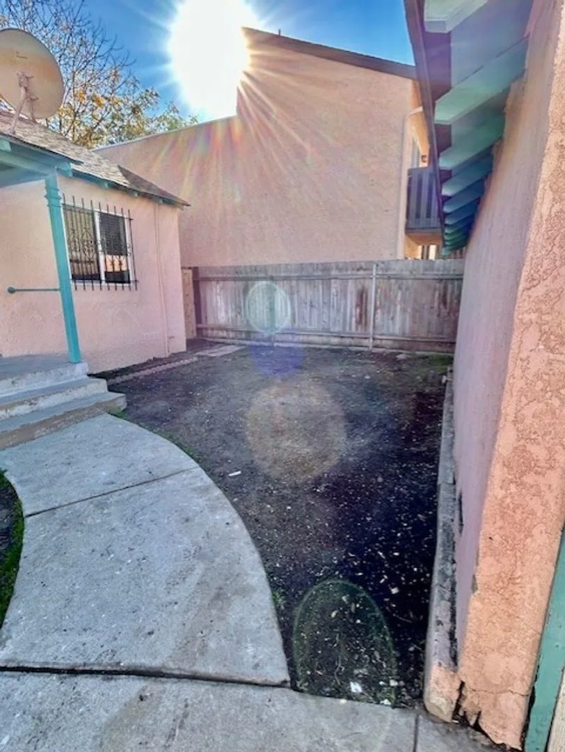 Beautiful Renovated 2bd House photo 4