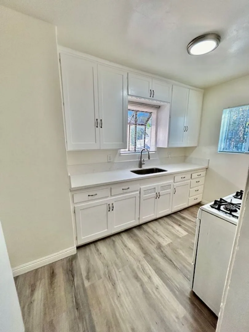 Beautiful Renovated 2bd House photo 5